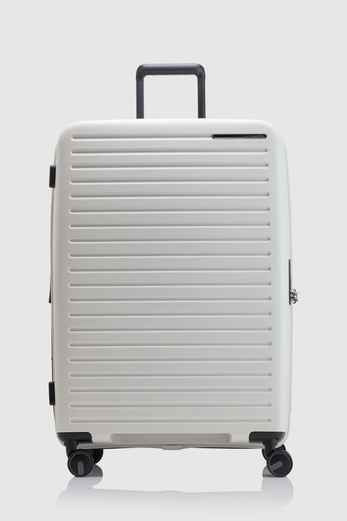 1672-restackd-75cm-suitcase-4.webp Restackd 75cm Suitcase
