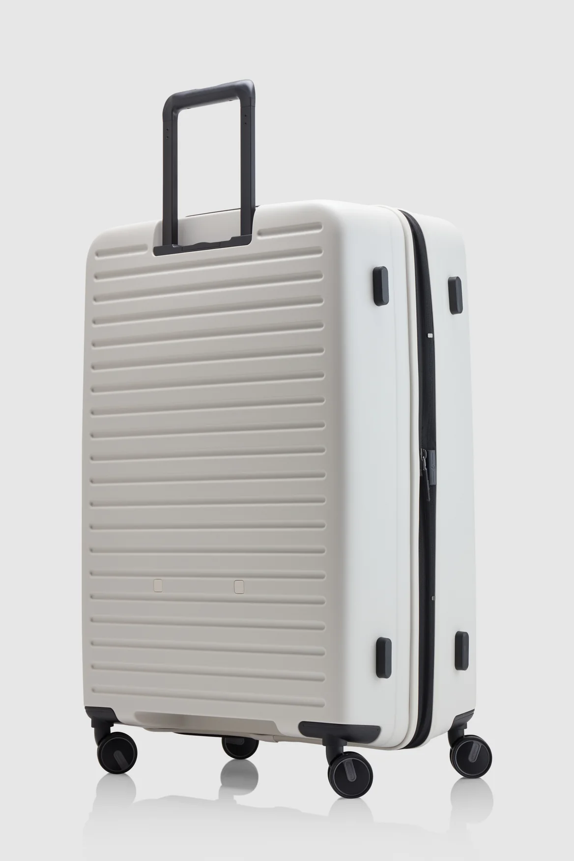 1672-restackd-75cm-suitcase-6.webp Restackd 75cm Suitcase