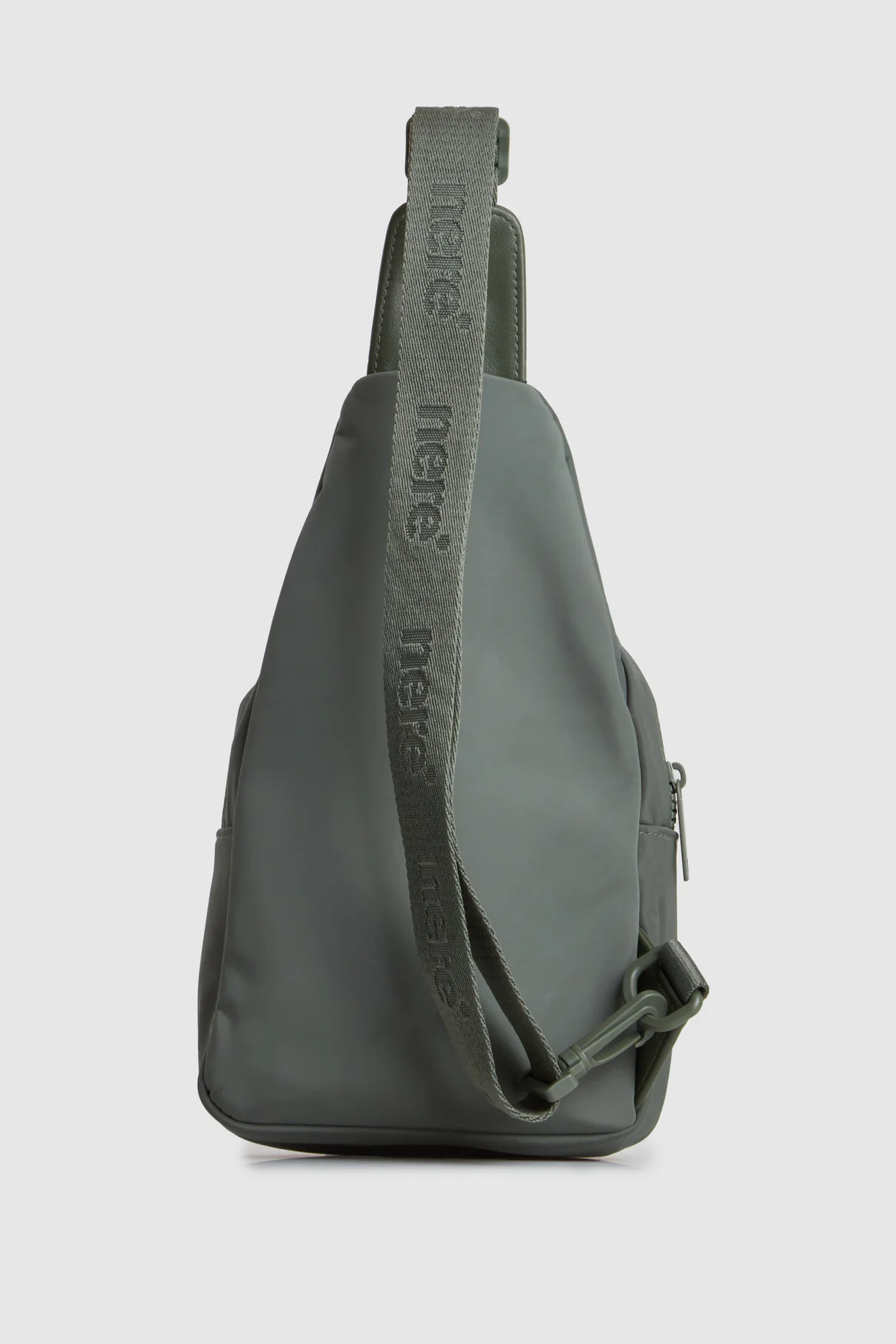 1700-seeker-rfid-sling-bag-2.webp Seeker RFID Sling Bag