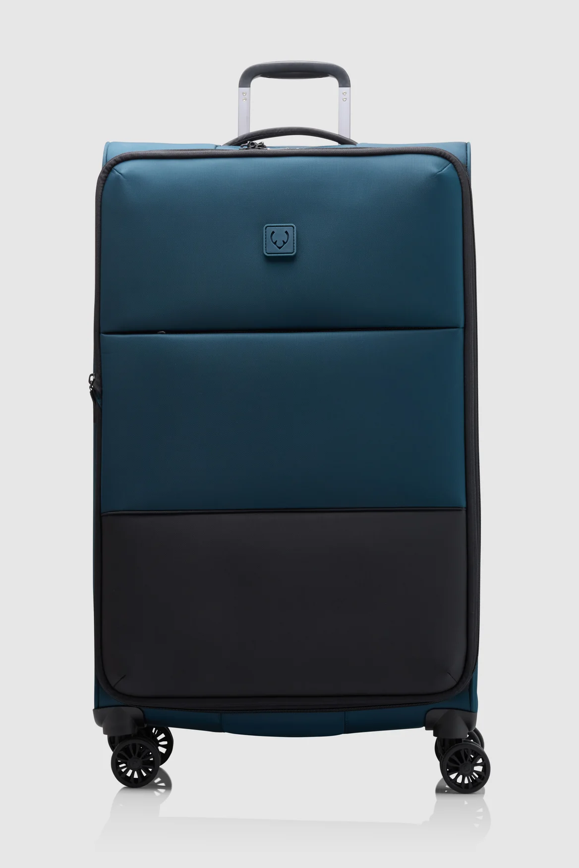 18-soft-stripe-2-0-81cm-suitcase-4.webp Soft Stripe 2.0 81cm Suitcase