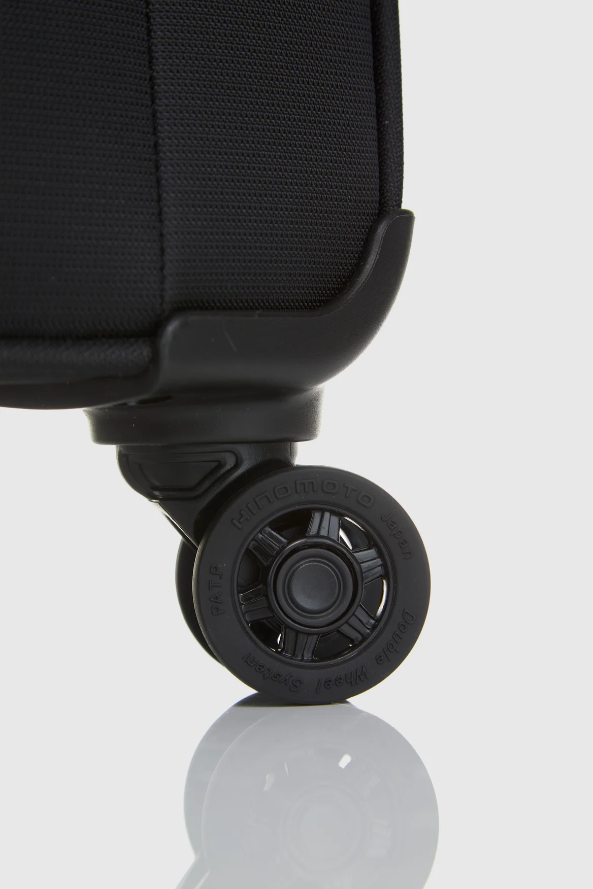 201-spin-air-4-83cm-suitcase-6.webp Spin Air 4 83cm Suitcase