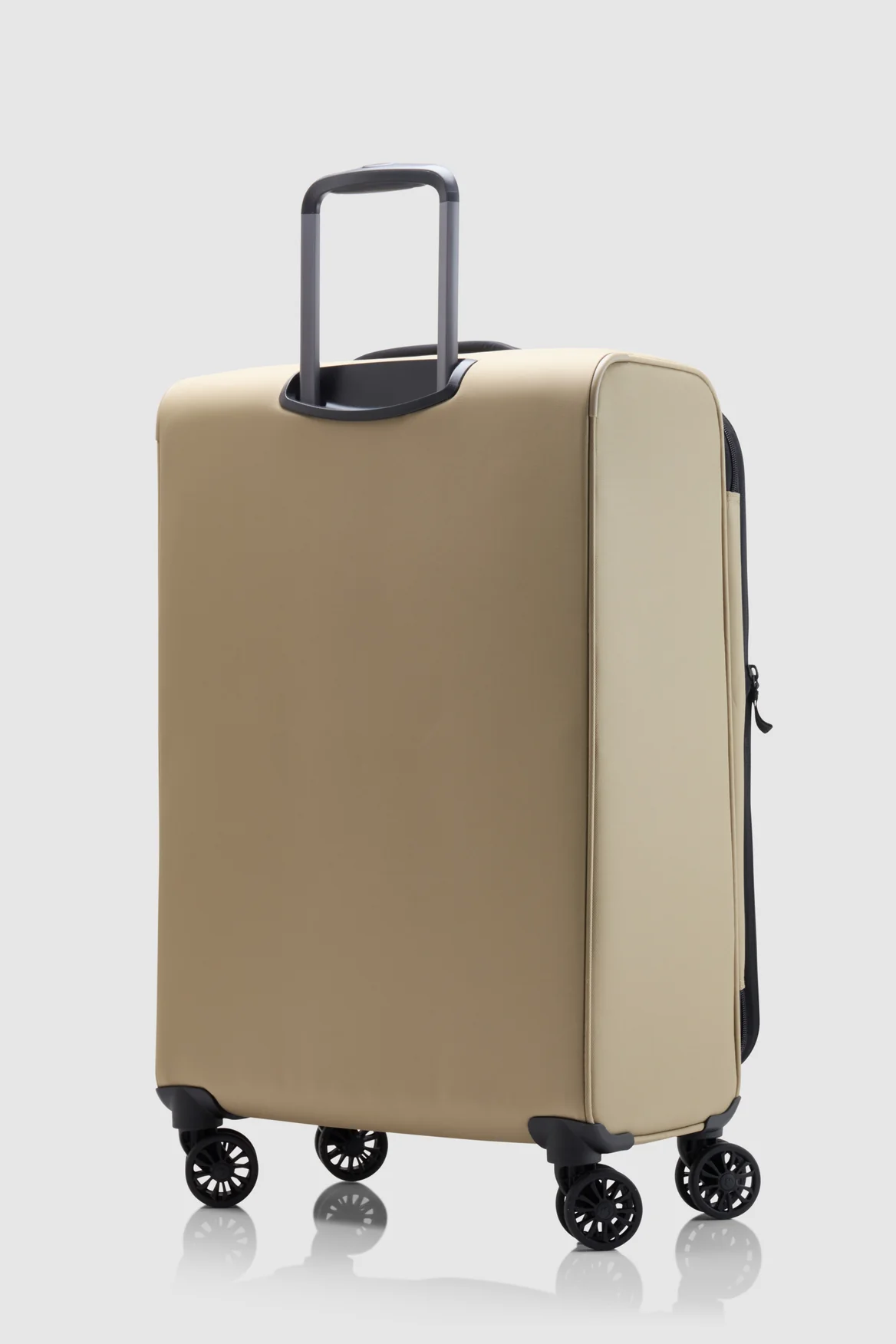 21-soft-stripe-2-0-69cm-suitcase-5.webp Soft Stripe 2.0 69cm Suitcase