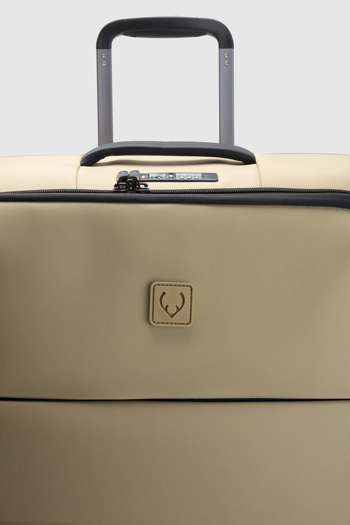 24-soft-stripe-2-0-54cm-suitcase-8.webp Soft Stripe 2.0 54cm Suitcase