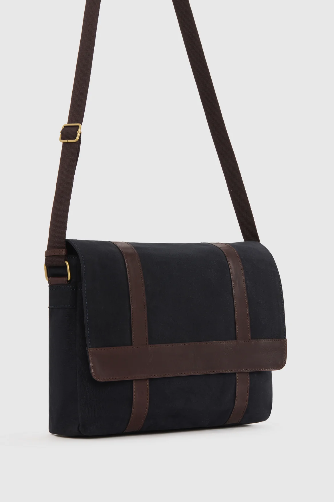 242-noah-canvas-lea-trim-ew-satchel-2.webp Noah Canvas/Lea Trim EW Satchel