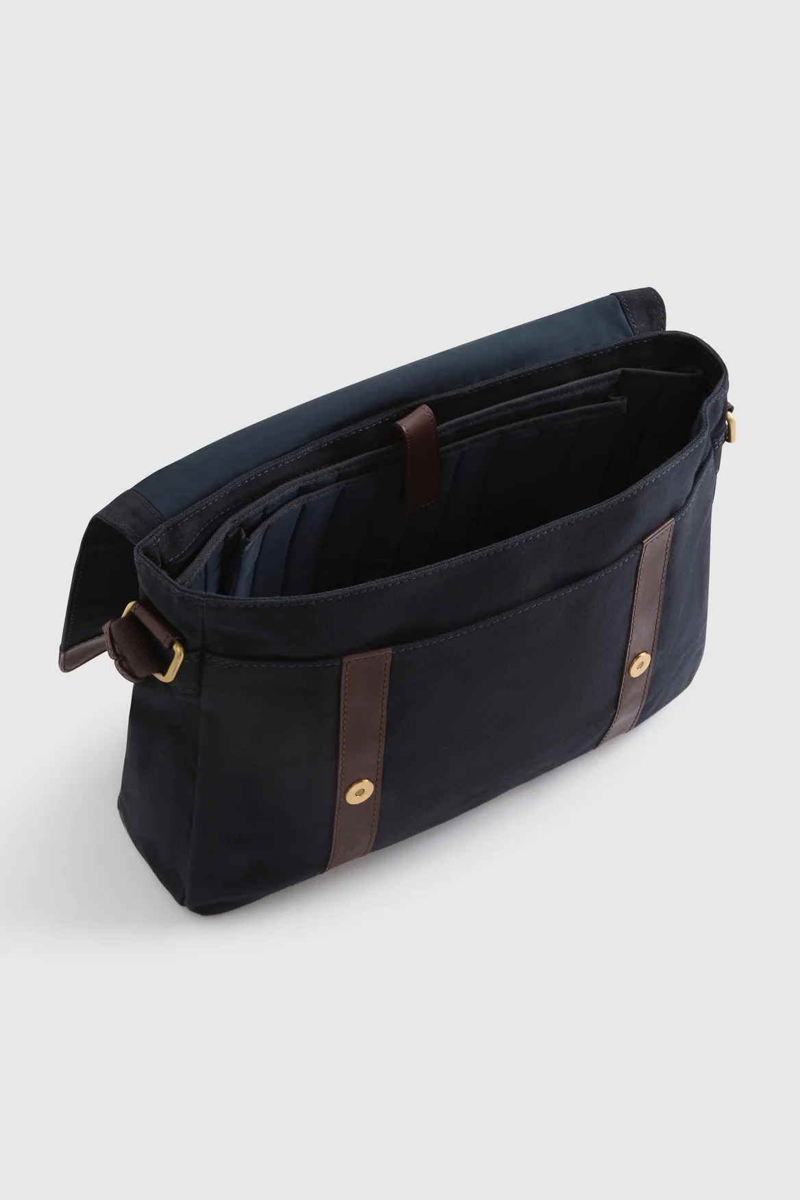 242-noah-canvas-lea-trim-ew-satchel-4.webp Noah Canvas/Lea Trim EW Satchel