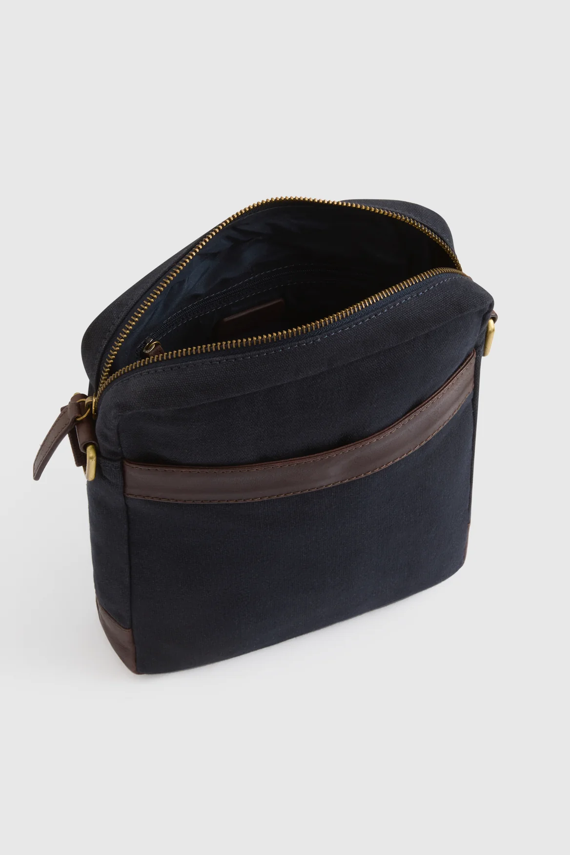 243-noah-canvas-lea-trim-ns-satchel-4.webp Noah Canvas/Lea Trim NS Satchel
