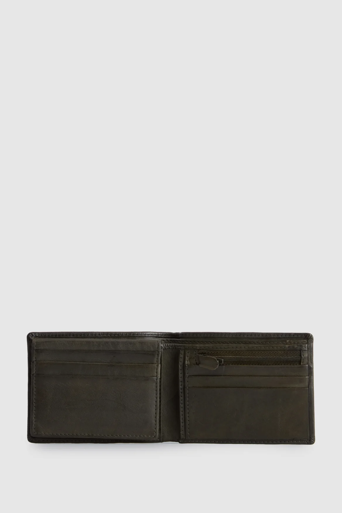 251-leather-bifold-wallet-3.webp Leather Bifold Wallet