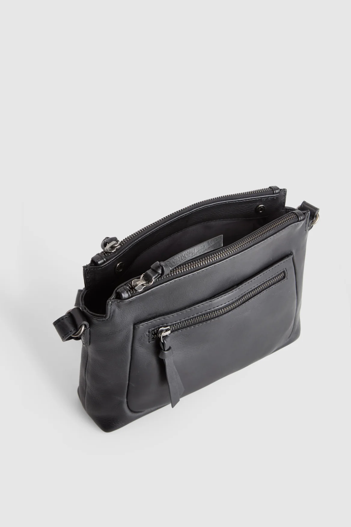 257-cora-leather-crossbody-bag-4.webp Cora Leather Crossbody Bag