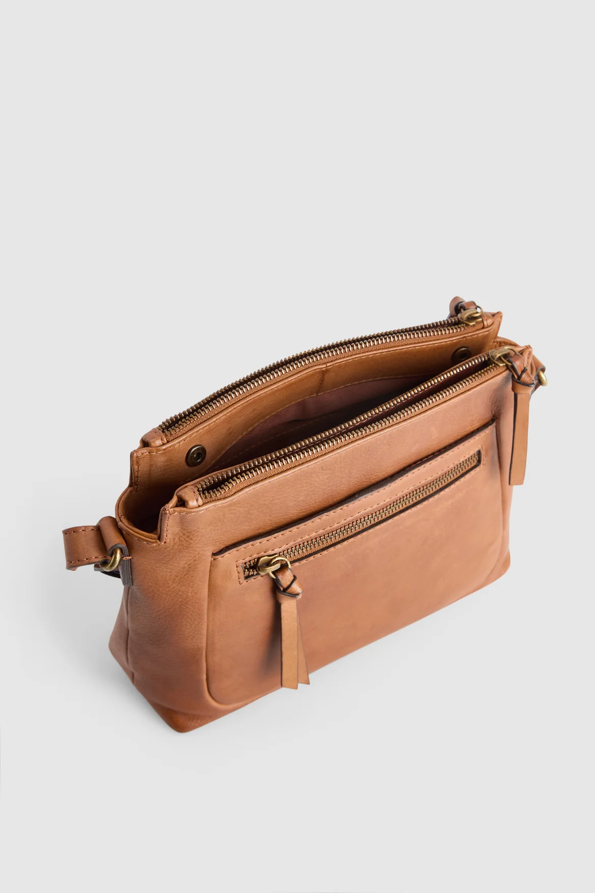 271-cora-leather-crossbody-bag-4.webp Cora Leather Crossbody Bag
