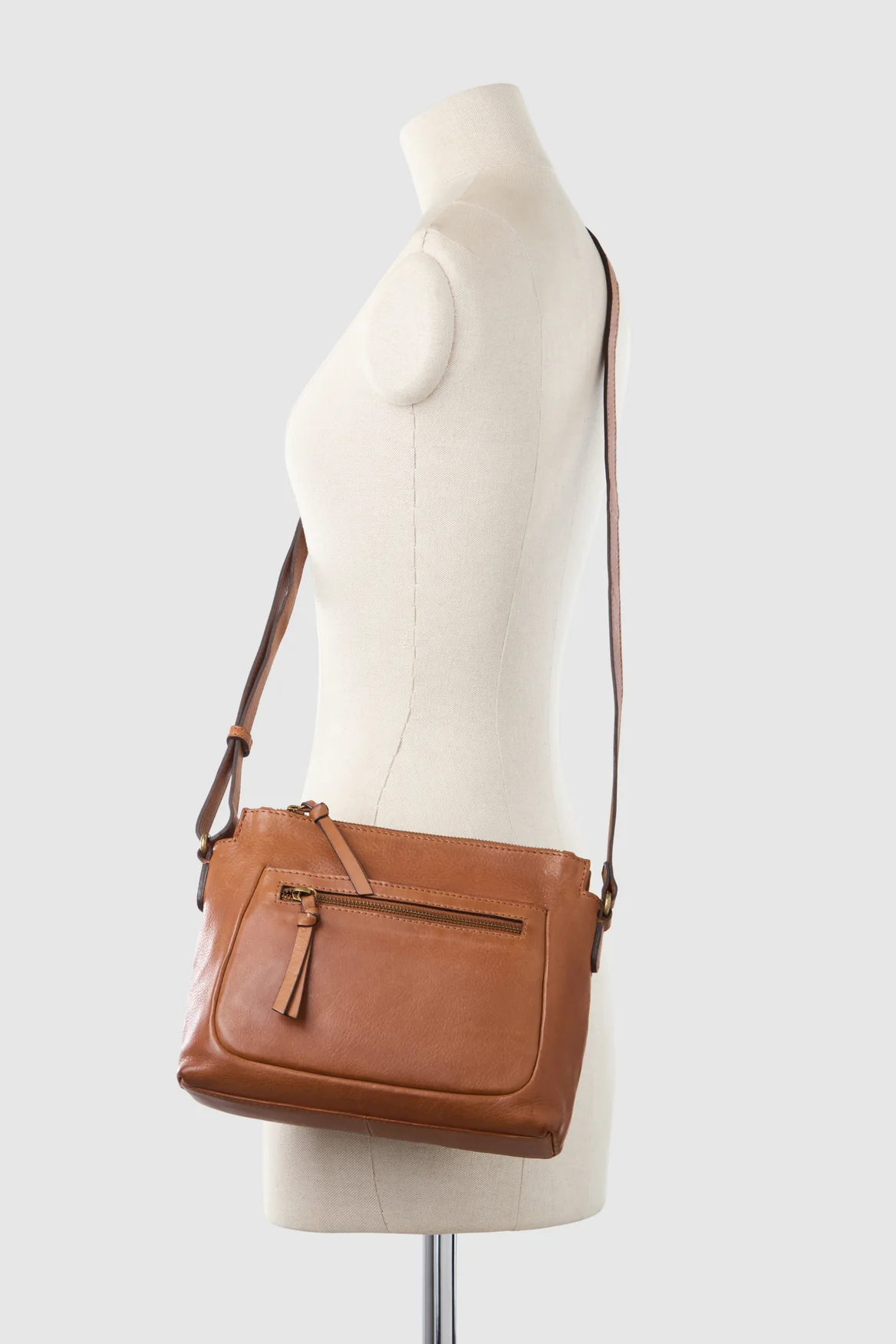 271-cora-leather-crossbody-bag-5.webp Cora Leather Crossbody Bag
