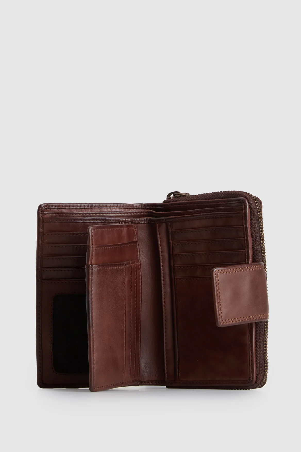293-leather-medium-tab-wallet-3.webp Leather Medium Tab Wallet