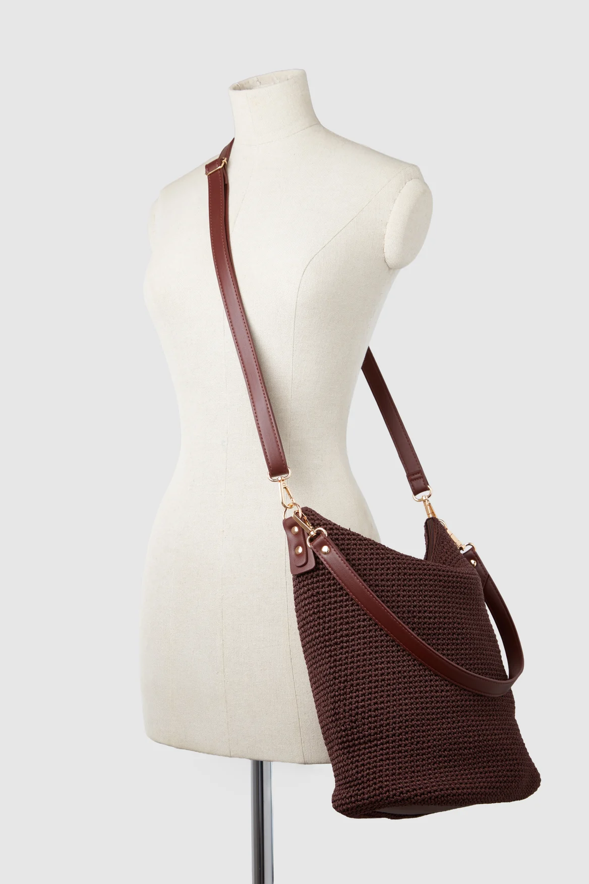 324-rayon-crochet-bucket-bag-5.webp Rayon Crochet Bucket Bag