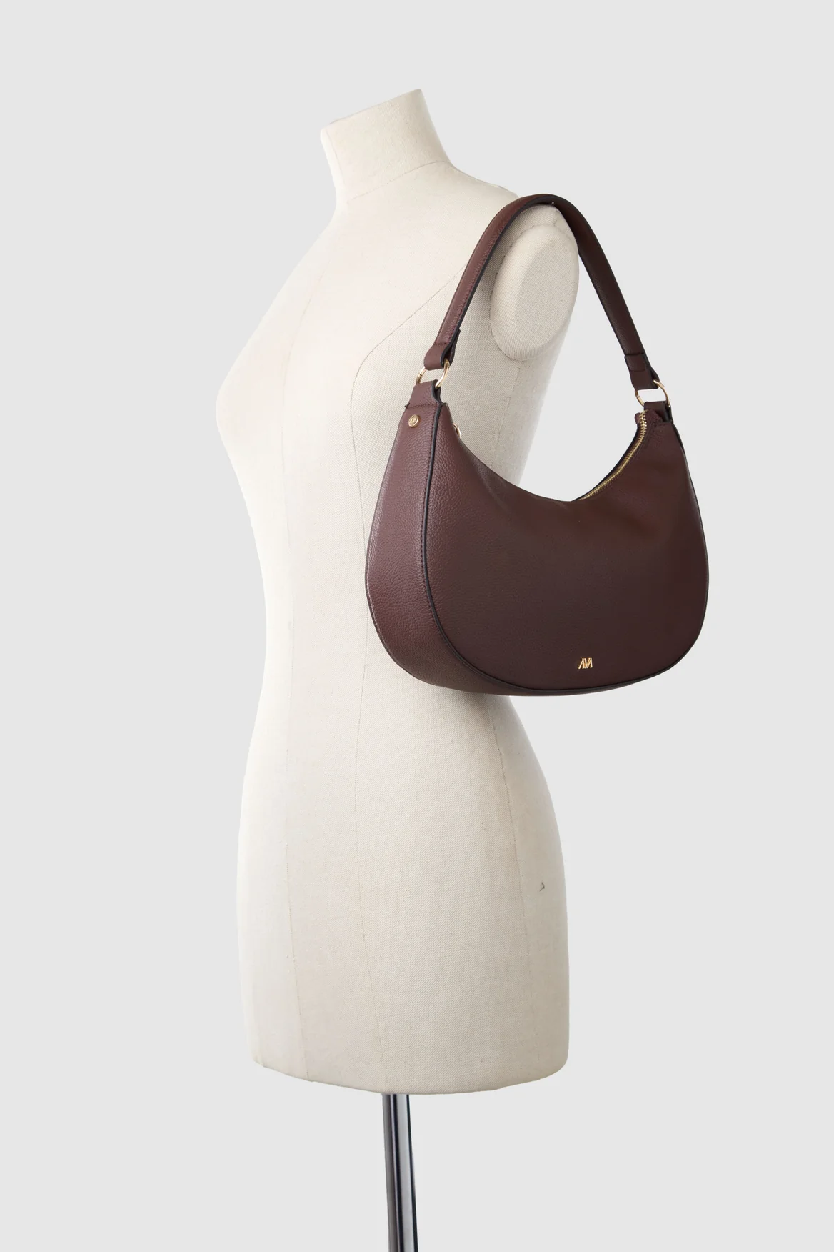 38-juni-curved-shoulder-bag-5.webp Juni Curved Shoulder Bag