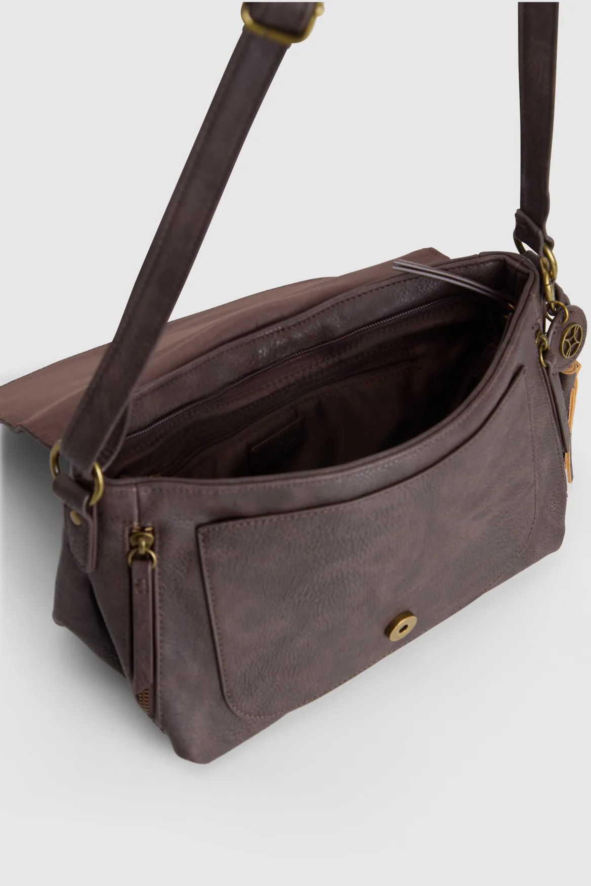 391-flapover-crossbody-bag-4.webp Flapover Crossbody Bag