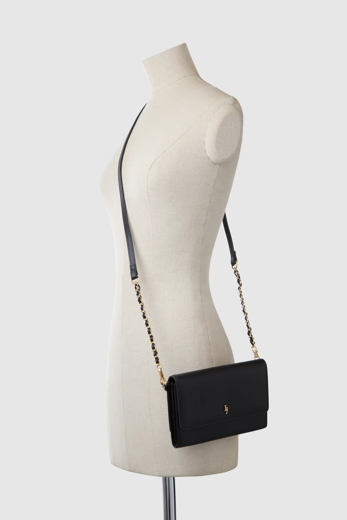 396-flapover-crossbody-bag-5.webp Flapover Crossbody Bag