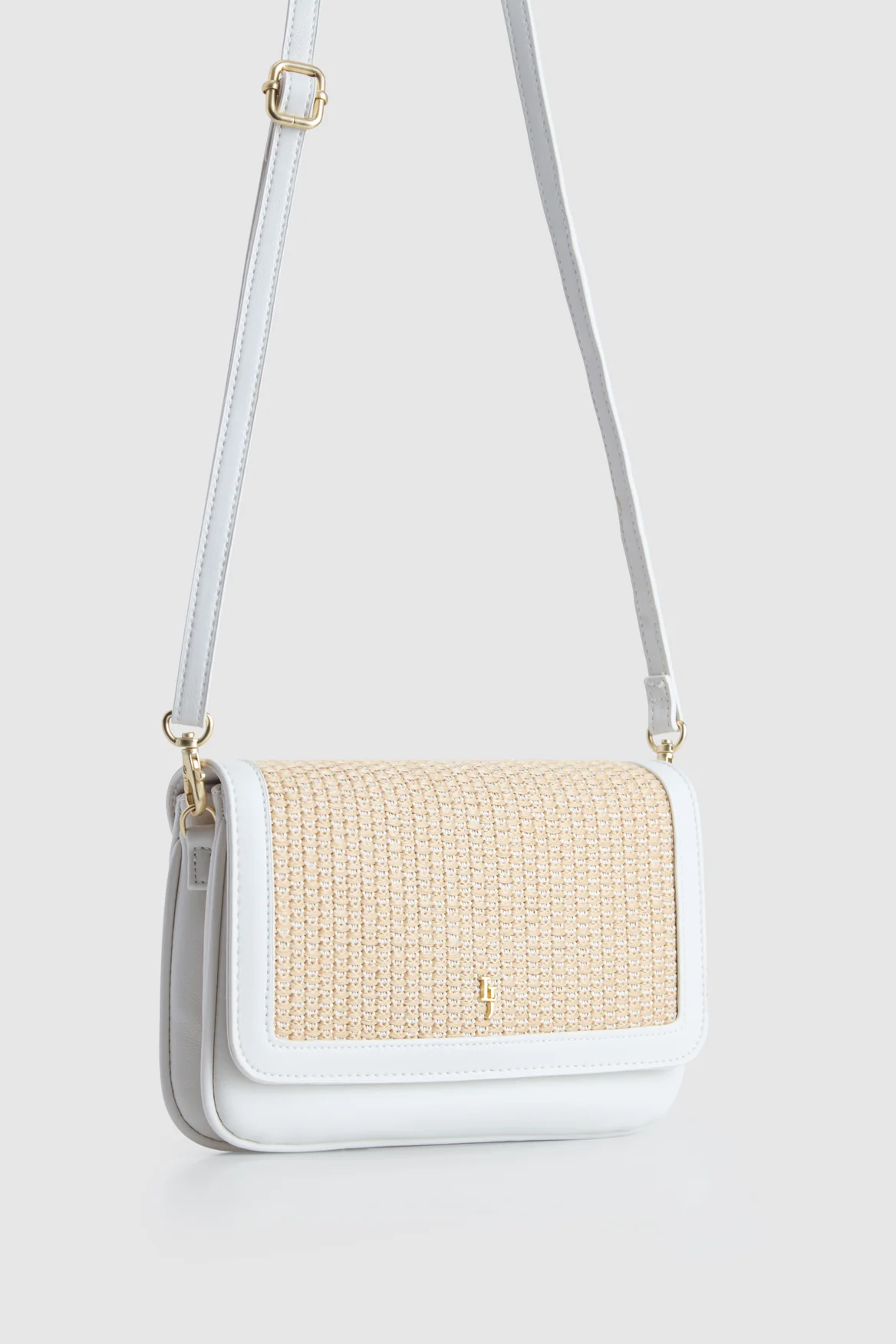 405-straw-crossbody-bag-2.webp Straw Crossbody Bag