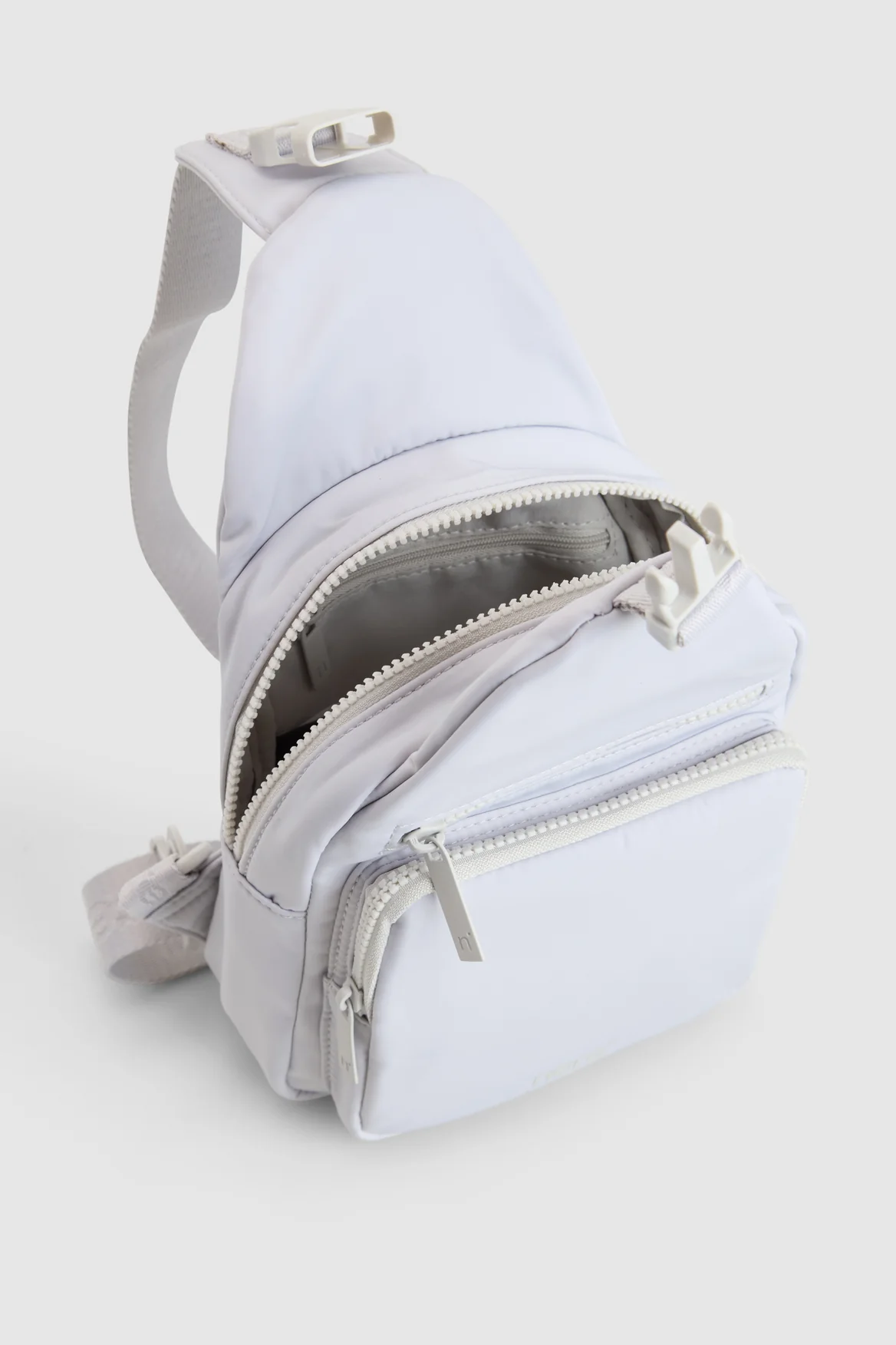 475-seeker-rfid-sling-bag-3.webp Seeker RFID Sling Bag