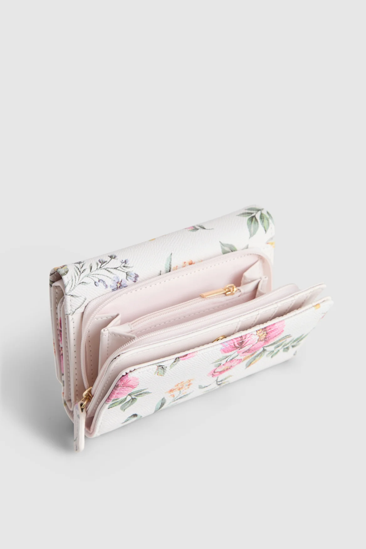 507-floral-trifold-wallet-4.webp Floral Trifold Wallet