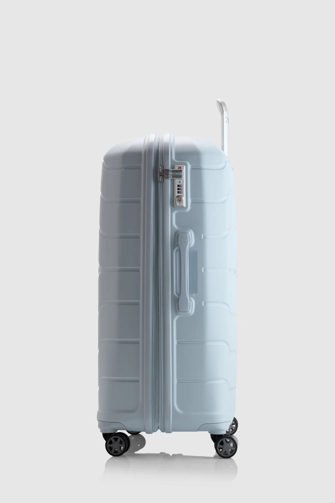 530-oc2lite-check-in-75cm-suitcase-2.webp Oc2lite Check-In 75cm Suitcase
