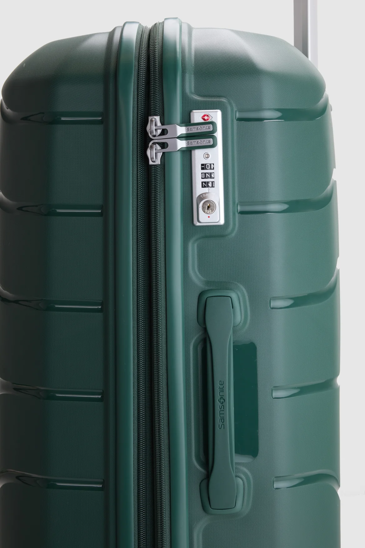 560-oc2lite-check-in-81cm-suitcase-7.webp Oc2lite Check-In 81cm Suitcase