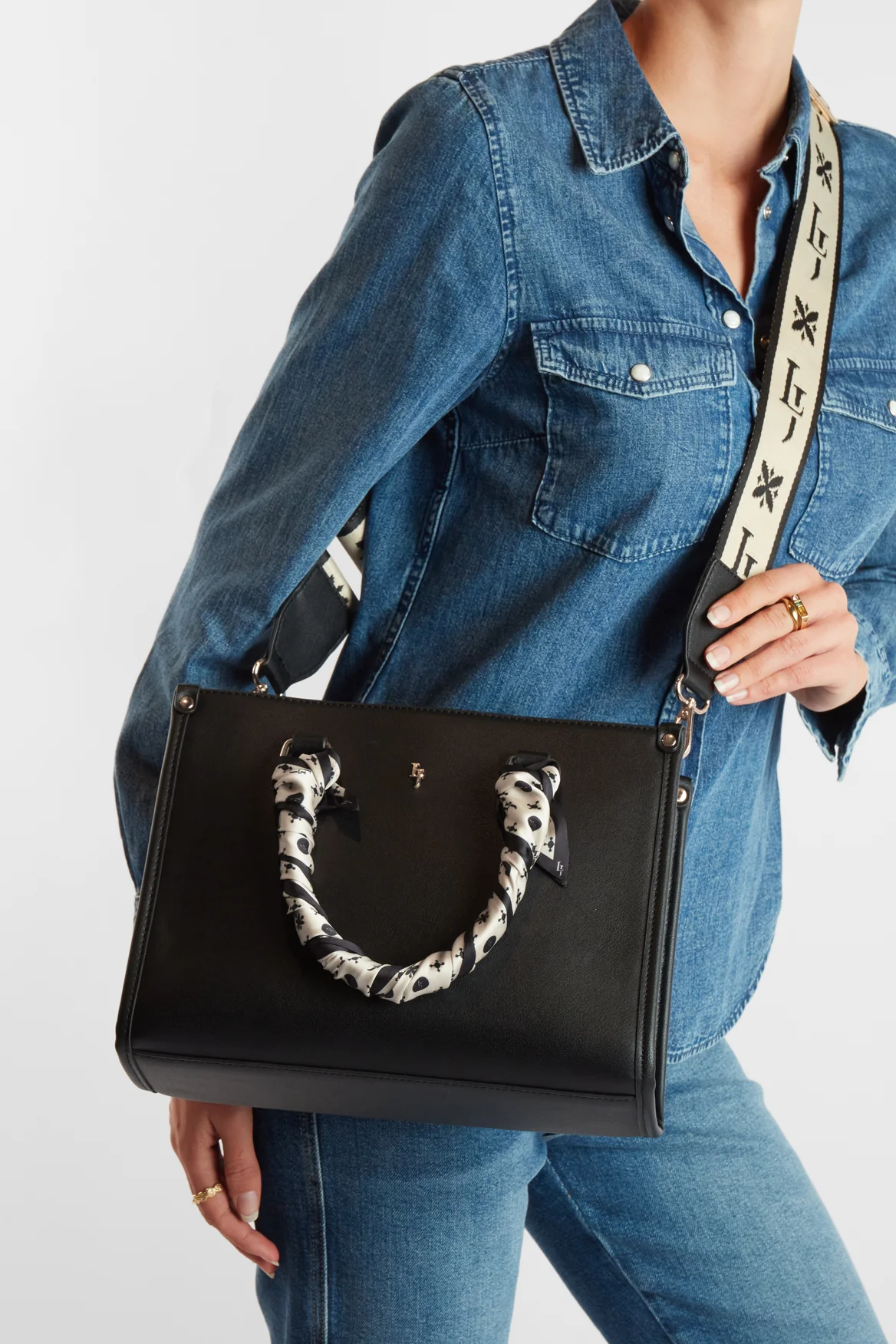 578-tote-bag-with-scarf-5.webp Tote Bag With Scarf