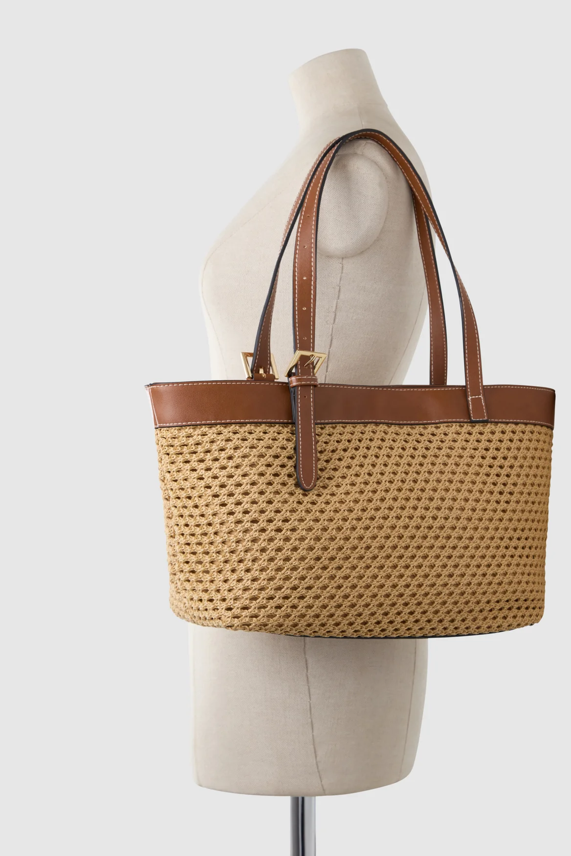 583-straw-east-west-tote-5.webp Straw East West Tote