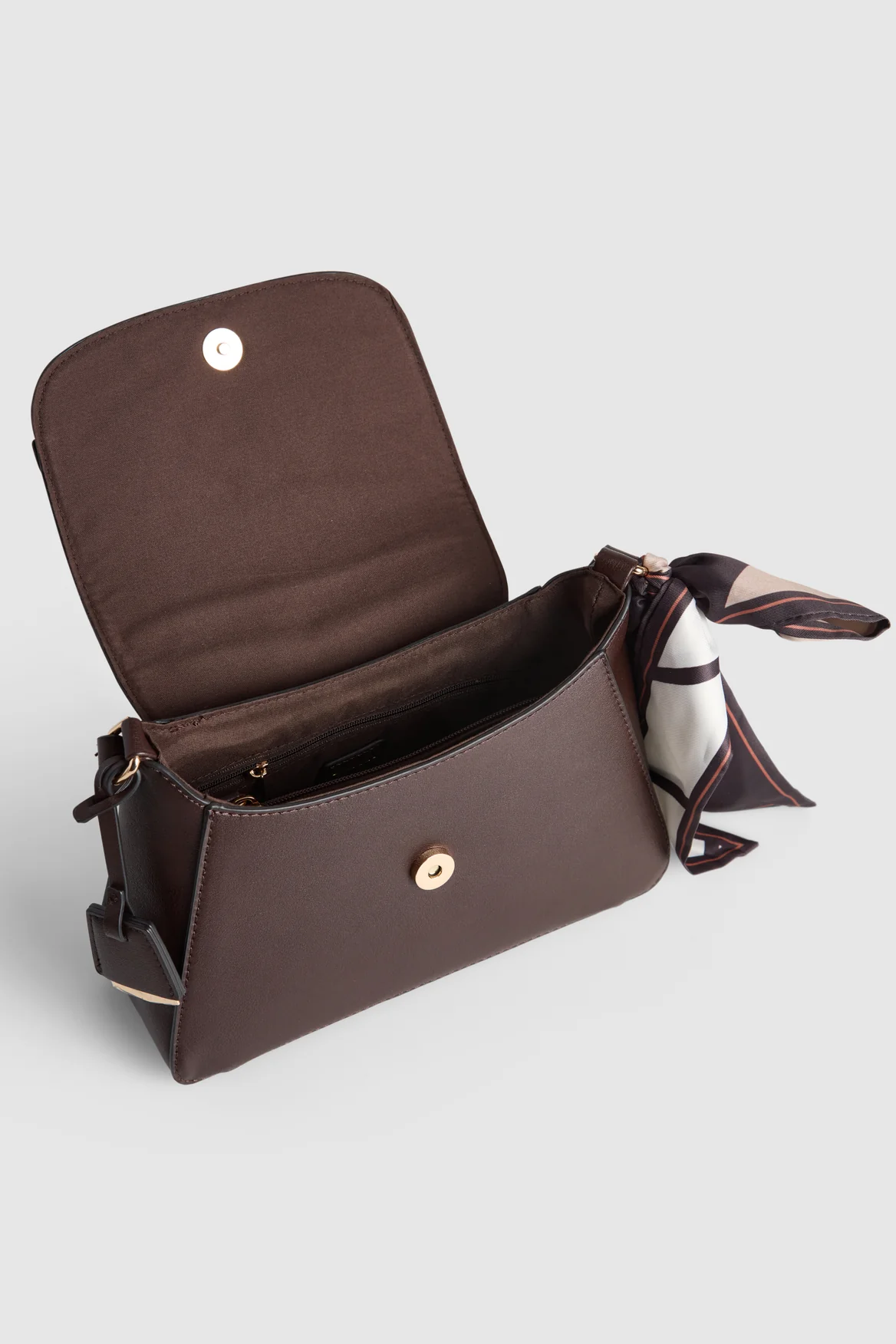 596-scarf-link-shoulder-bag-4.webp Scarf Link Shoulder Bag