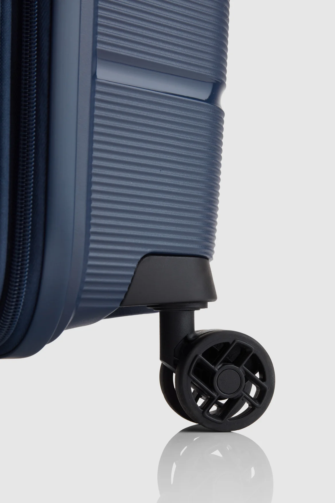 697-linex-55cm-suitcase-6.webp Linex 55cm Suitcase