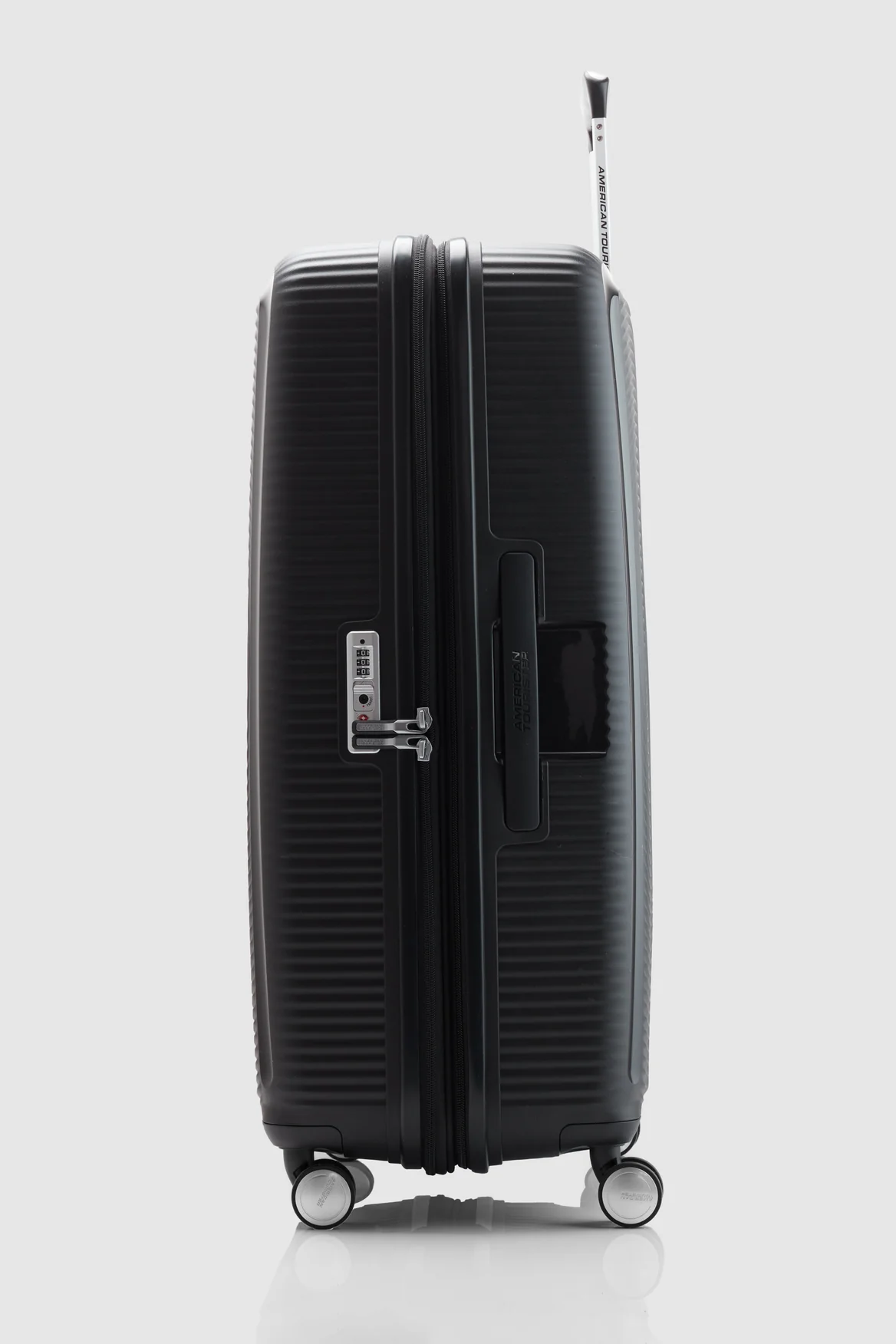 704-curio-2-80cm-suitcase-2.webp Curio 2 80cm Suitcase