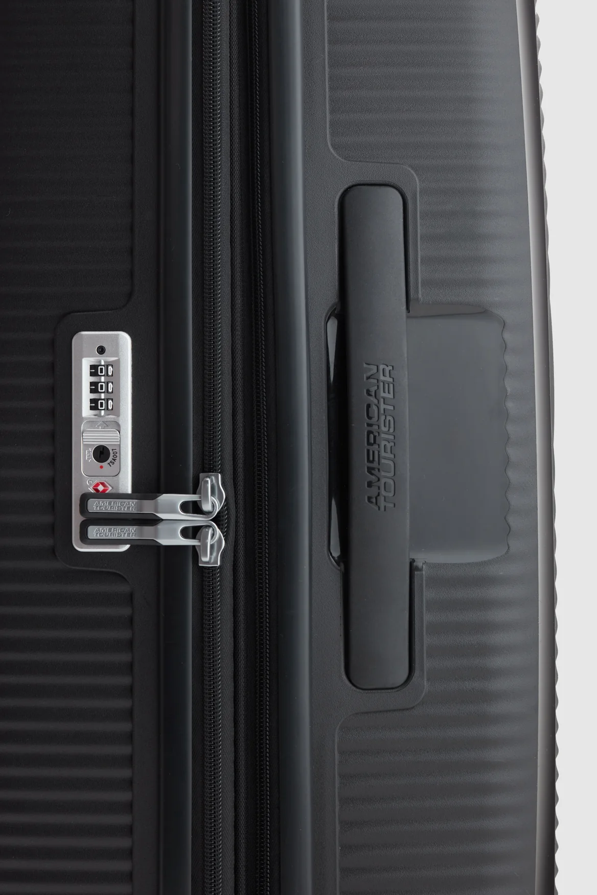704-curio-2-80cm-suitcase-7.webp Curio 2 80cm Suitcase