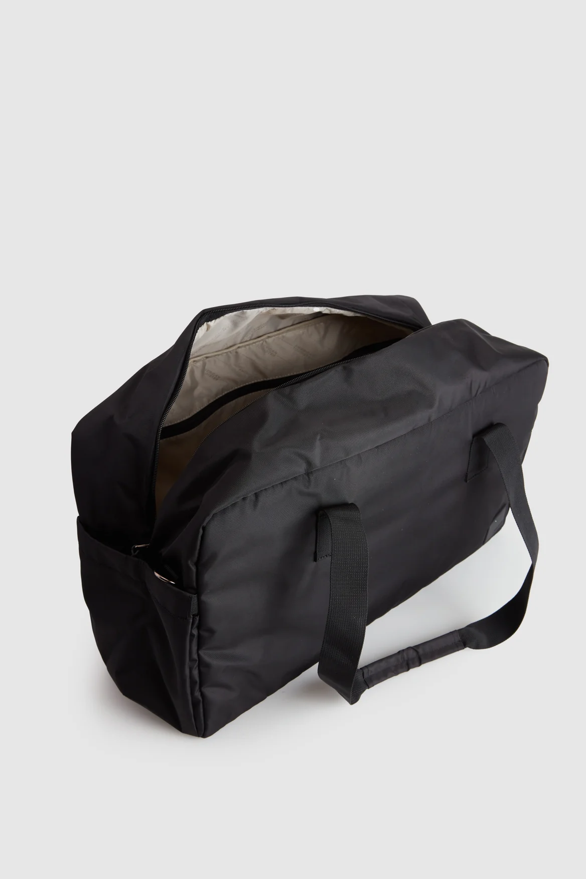 707-urban-groove-duffle-6.webp Urban Groove Duffle