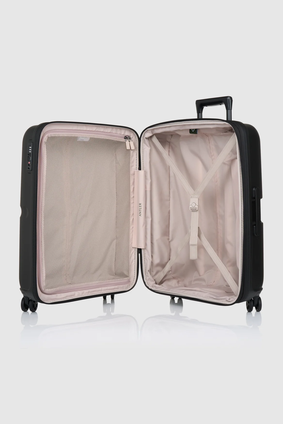 745-single-stripe-68cm-suitcase-3.webp Single Stripe 68cm Suitcase