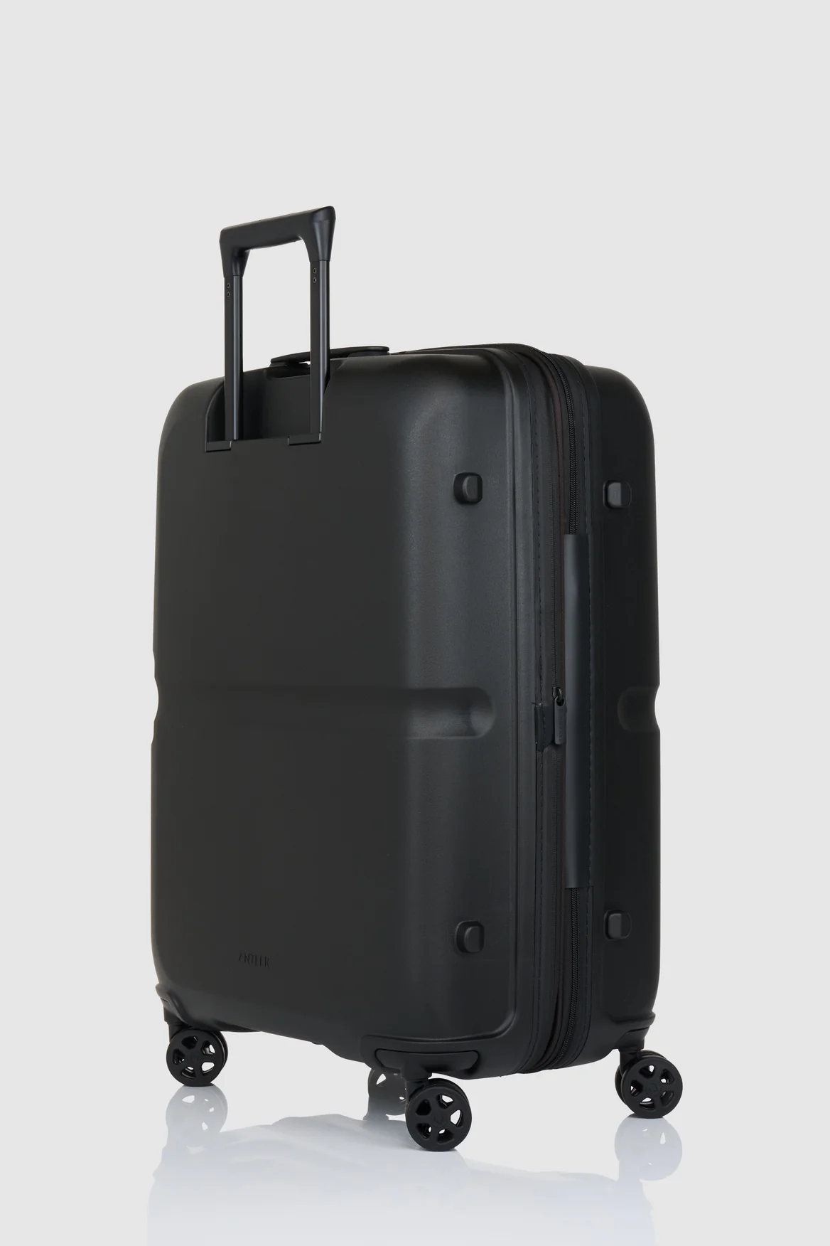 745-single-stripe-68cm-suitcase-5.webp Single Stripe 68cm Suitcase