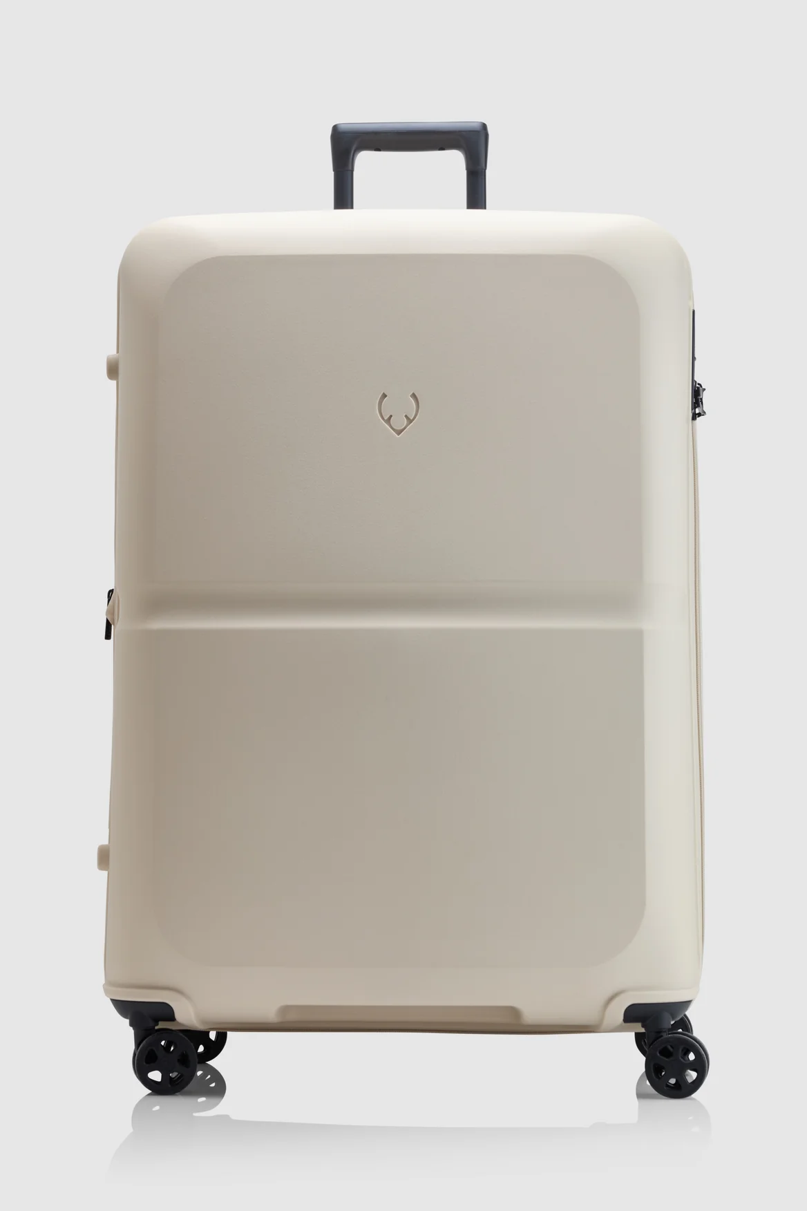 755-single-stripe-81cm-suitcase-4.webp Single Stripe 81cm Suitcase