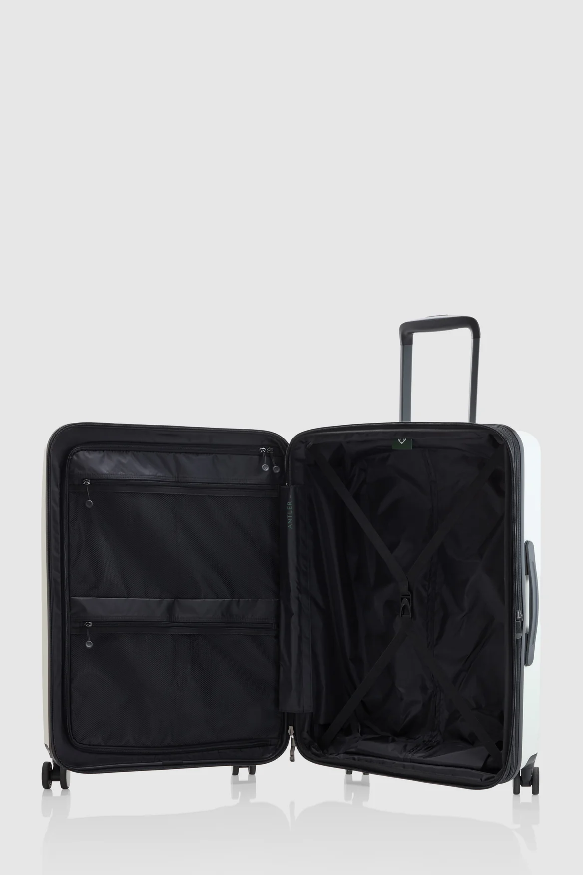 760-gloss-stripe-78cm-suitcase-3.webp Gloss Stripe 78cm Suitcase