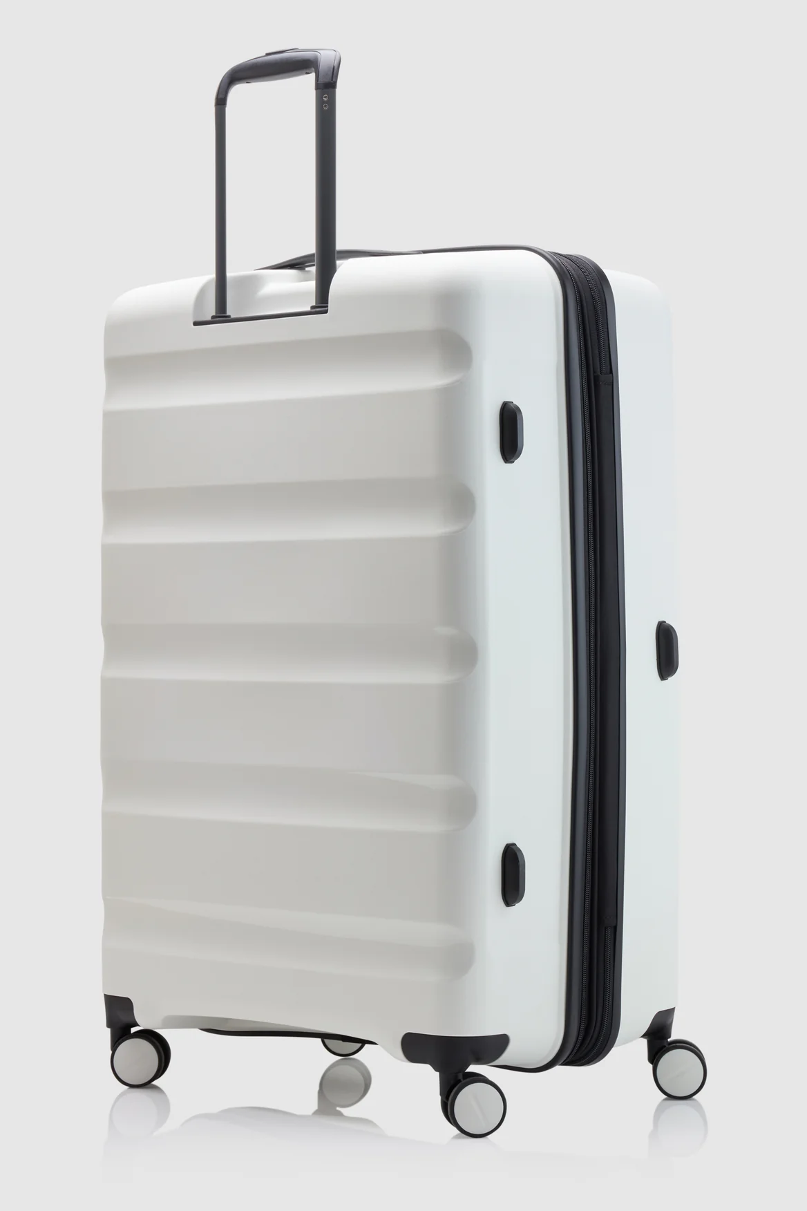 760-gloss-stripe-78cm-suitcase-5.webp Gloss Stripe 78cm Suitcase
