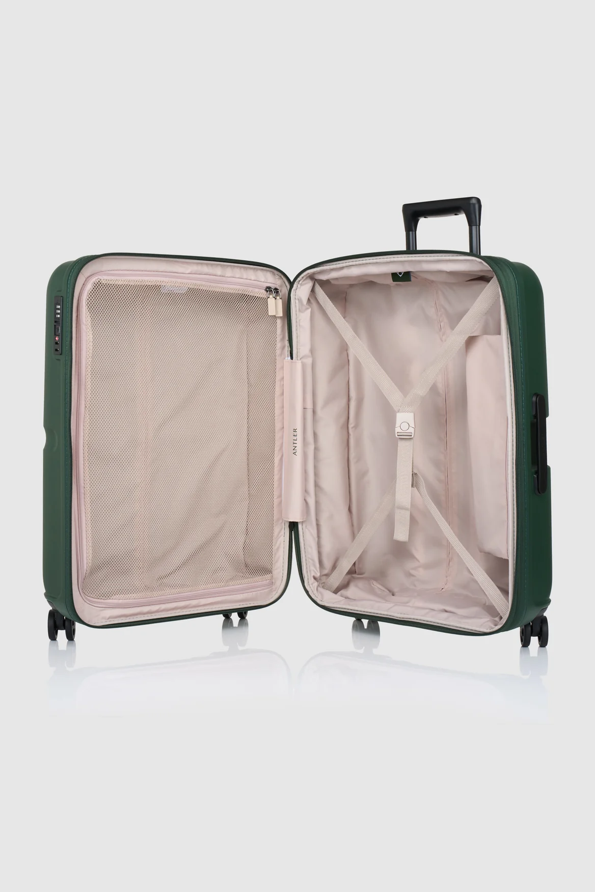 769-single-stripe-81cm-suitcase-3.webp Single Stripe 81cm Suitcase