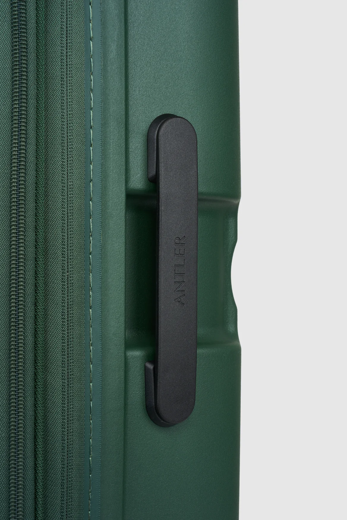769-single-stripe-81cm-suitcase-8.webp Single Stripe 81cm Suitcase