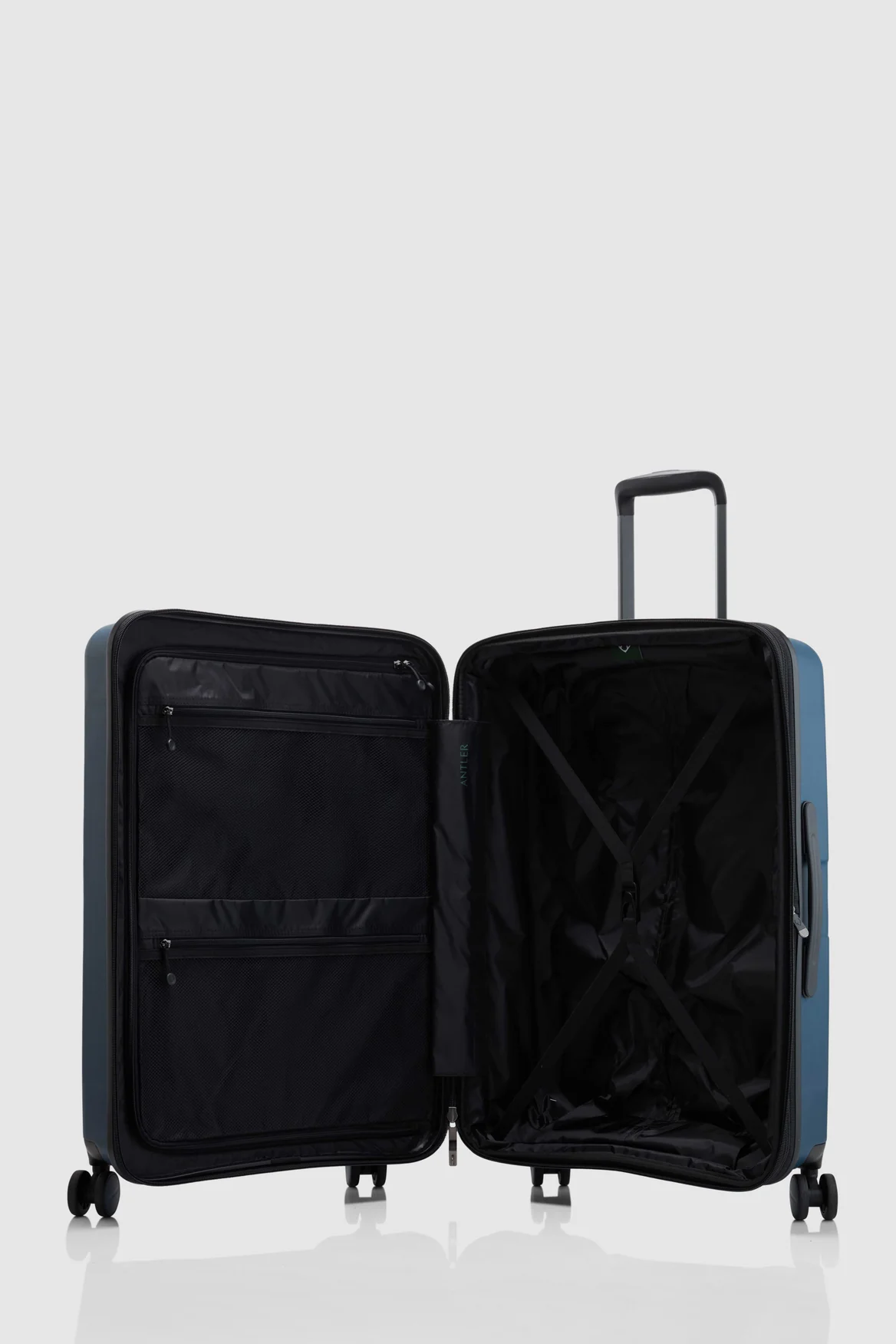 778-gloss-stripe-68cm-suitcase-3.webp Gloss Stripe 68cm Suitcase