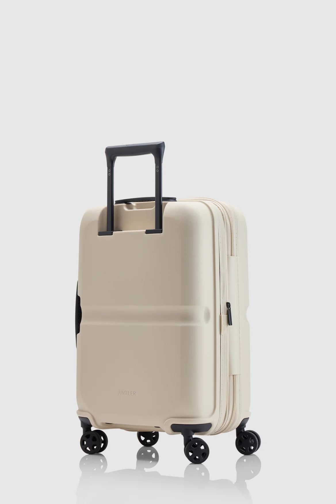 788-single-stripe-55cm-suitcase-5.webp Single Stripe 55cm Suitcase