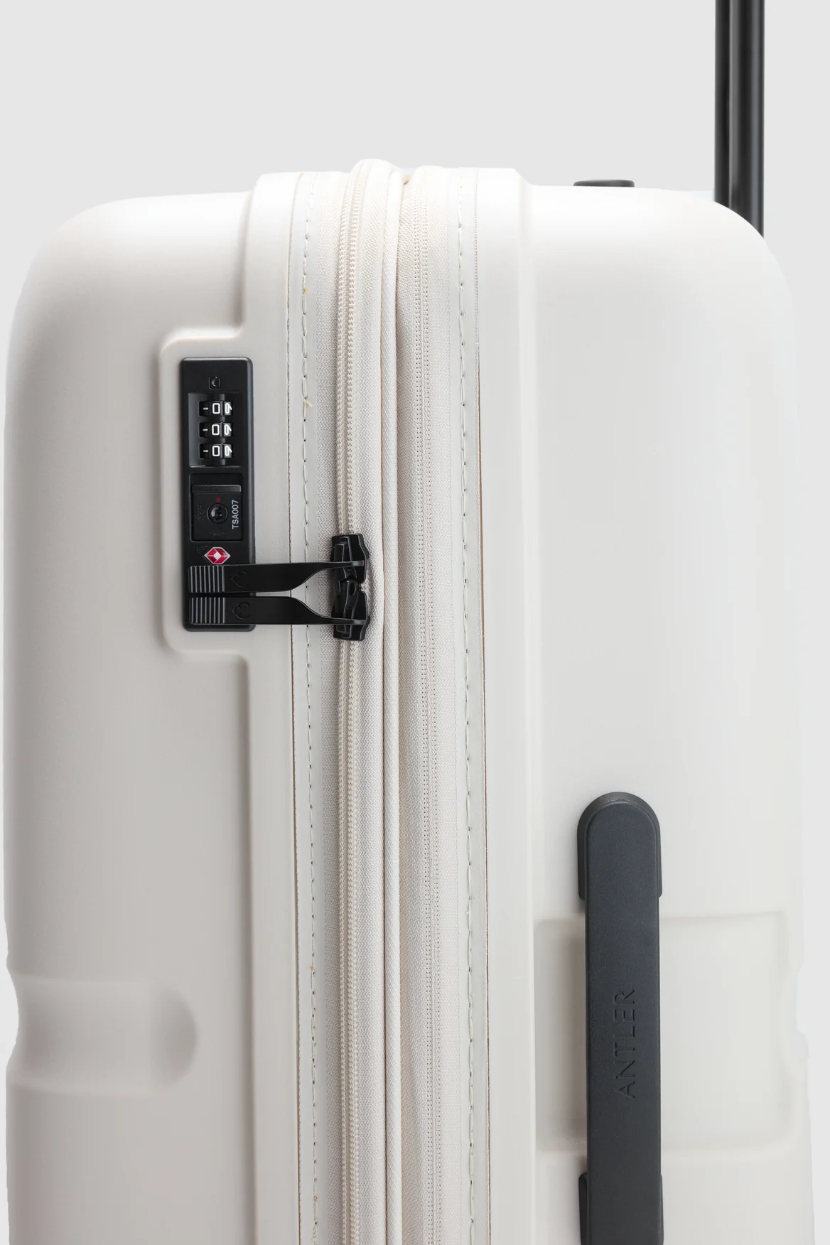 788-single-stripe-55cm-suitcase-7.webp Single Stripe 55cm Suitcase