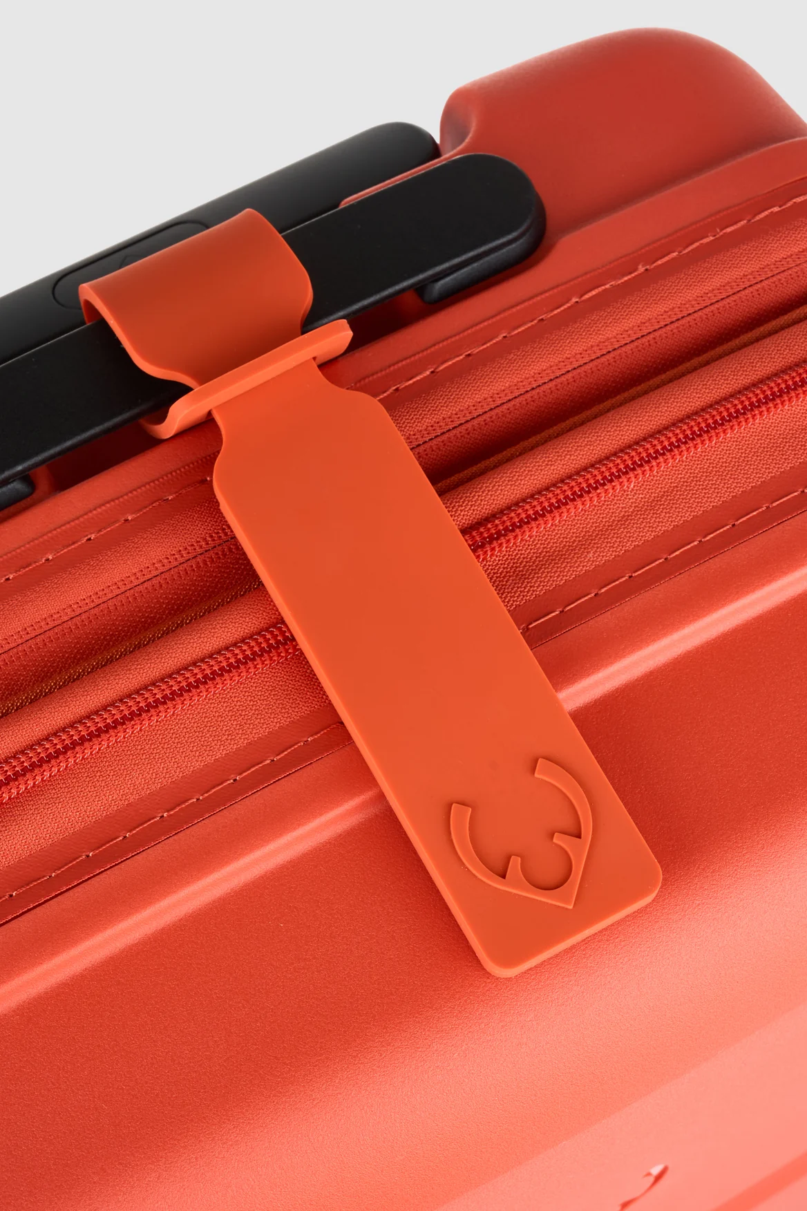 802-classic-luggage-tag-4.webp Classic Luggage Tag