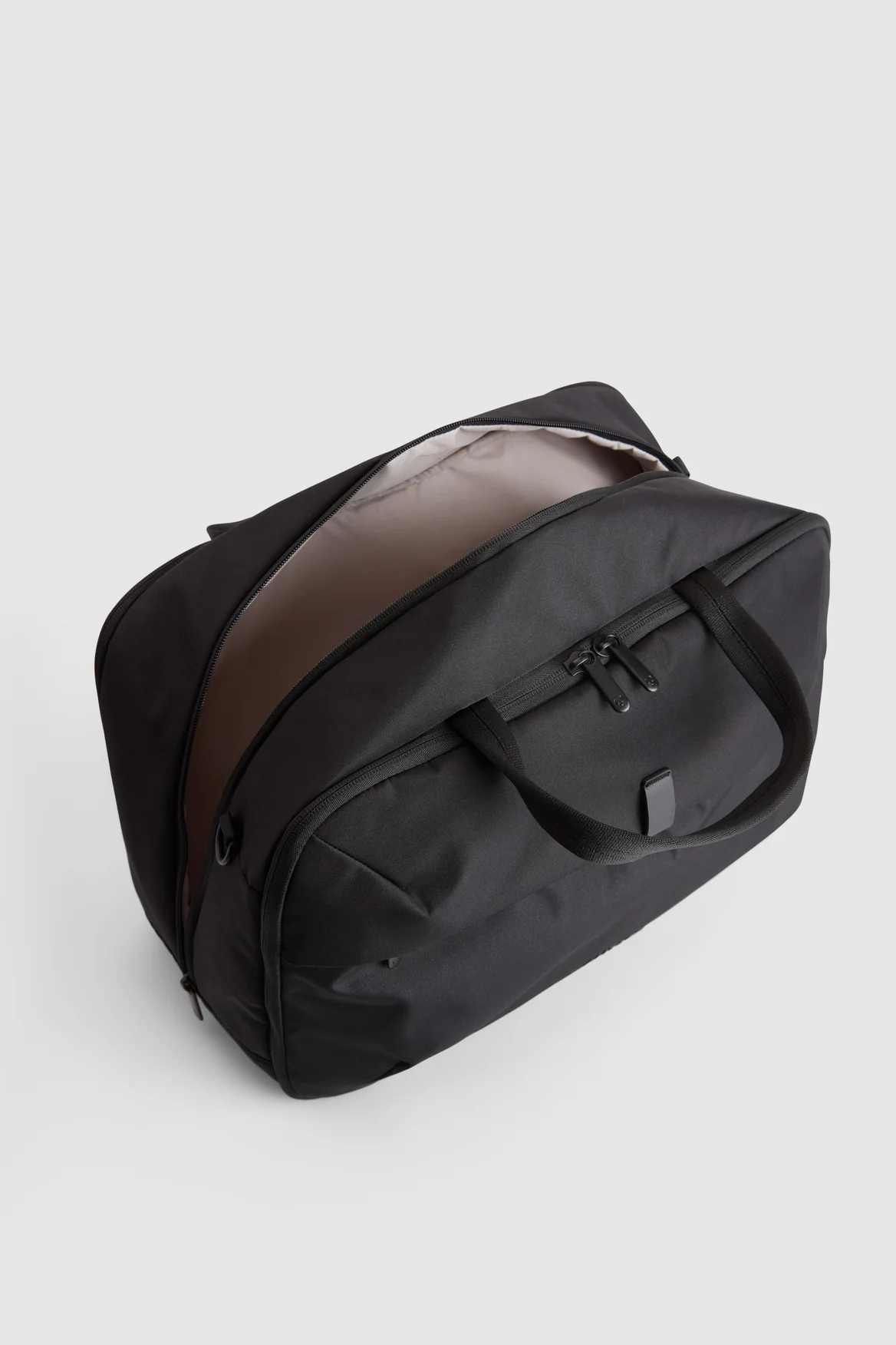 826-urban-light-overnight-bag-4.webp Urban Light Overnight Bag