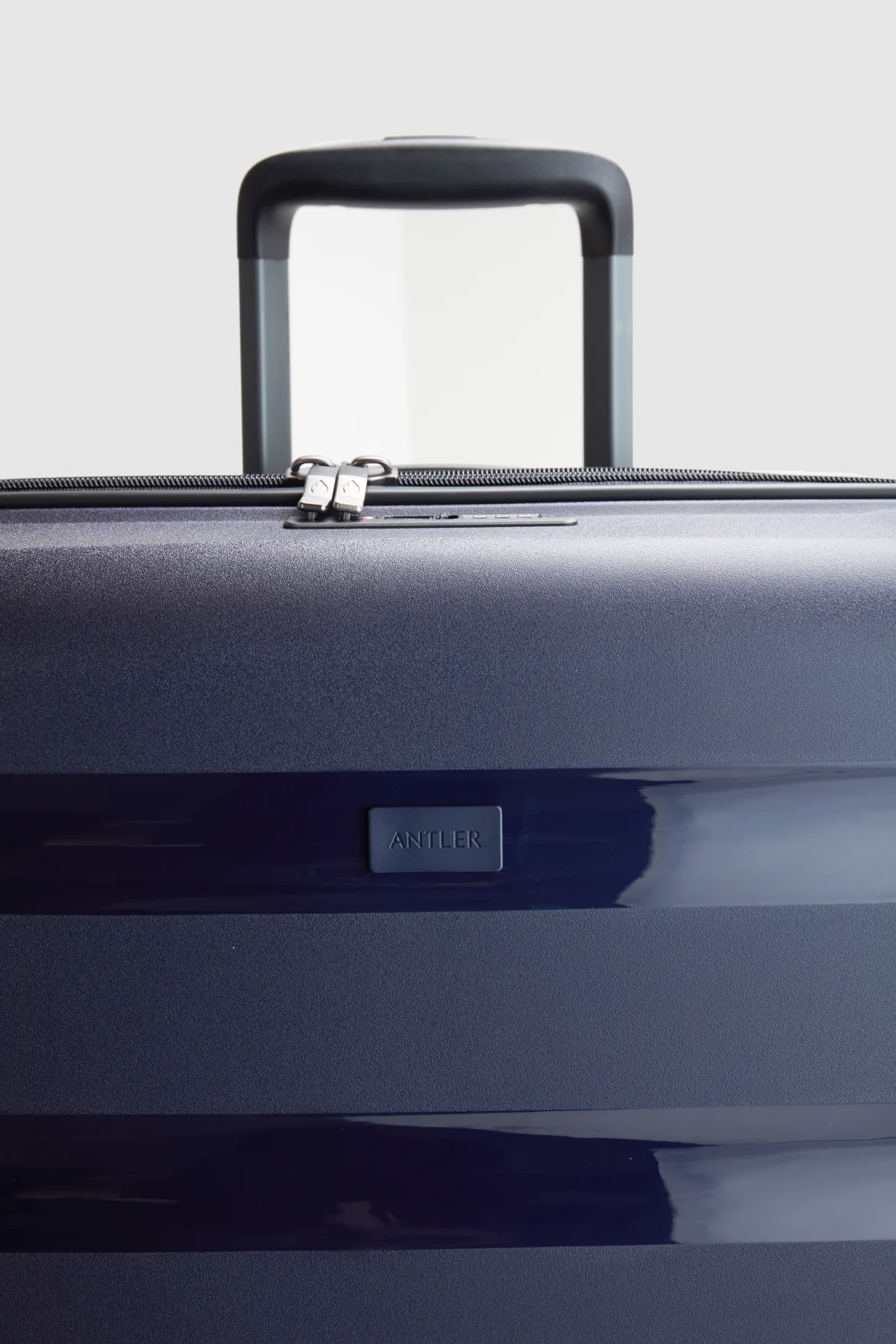 862-gloss-stripe-68cm-suitcase-8.webp Gloss Stripe 68cm Suitcase