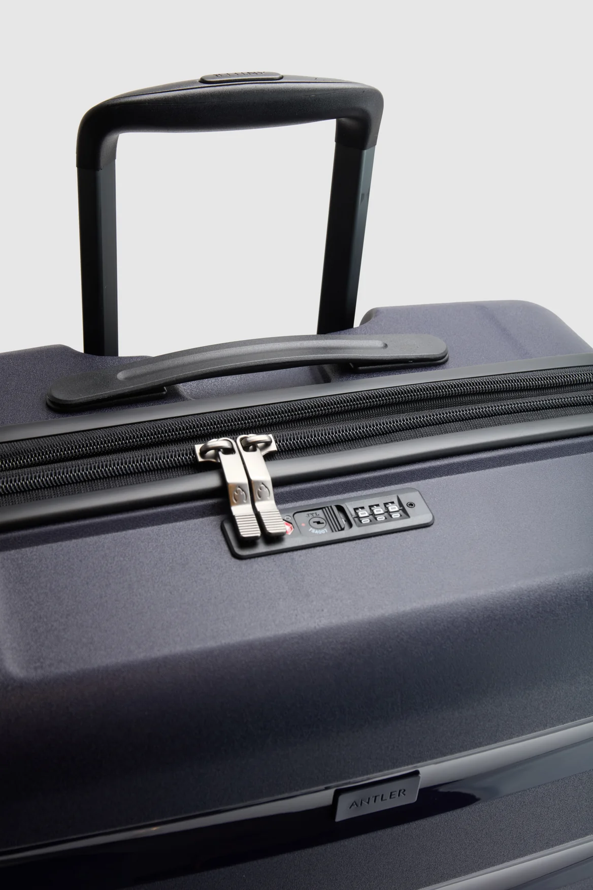 865-gloss-stripe-55cm-suitcase-7.webp Gloss Stripe 55cm Suitcase