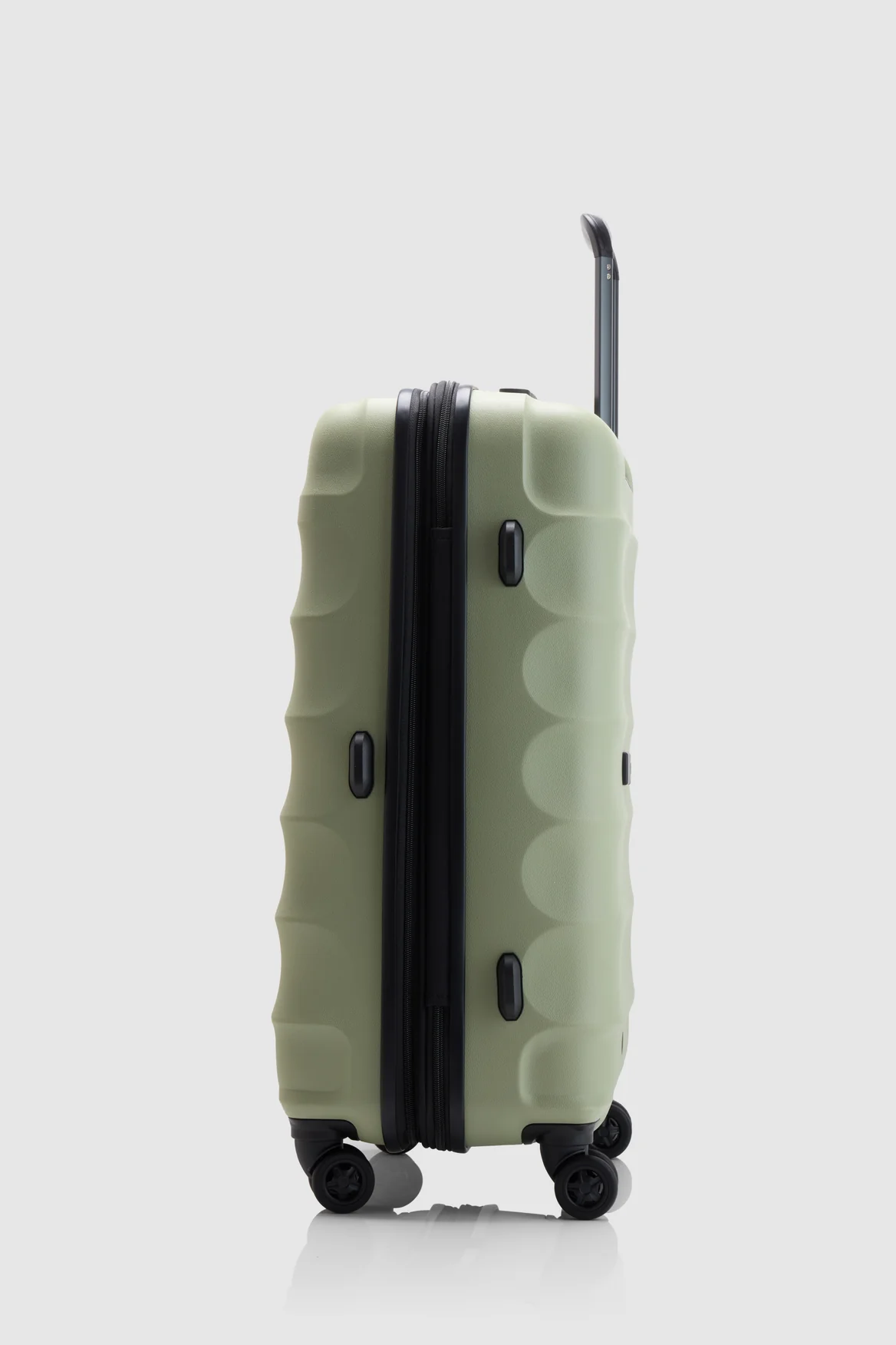 870-juno-check-in-68cm-suitcase-2.webp Juno Check-In 68cm Suitcase