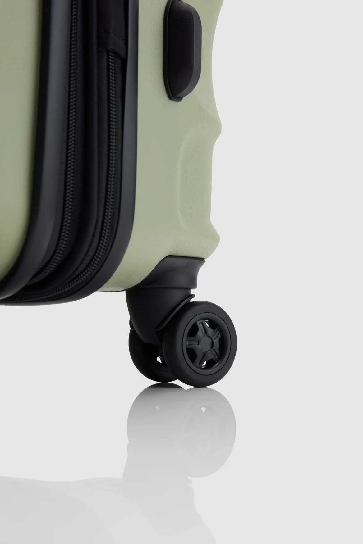 870-juno-check-in-68cm-suitcase-6.webp Juno Check-In 68cm Suitcase