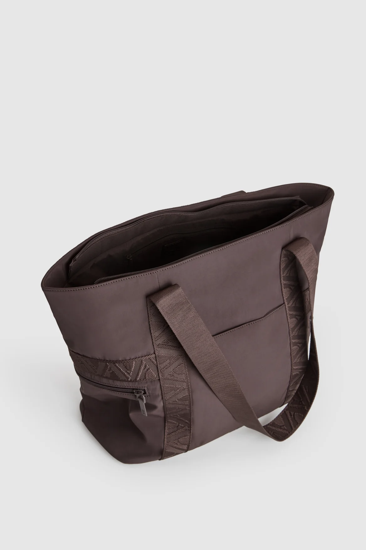 890-gia-large-nylon-tote-bag-4.webp Gia Large Nylon Tote Bag