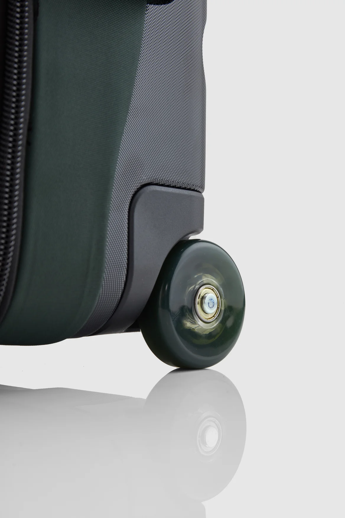 9-discovery-wheeled-duffle-6.webp Discovery Wheeled Duffle