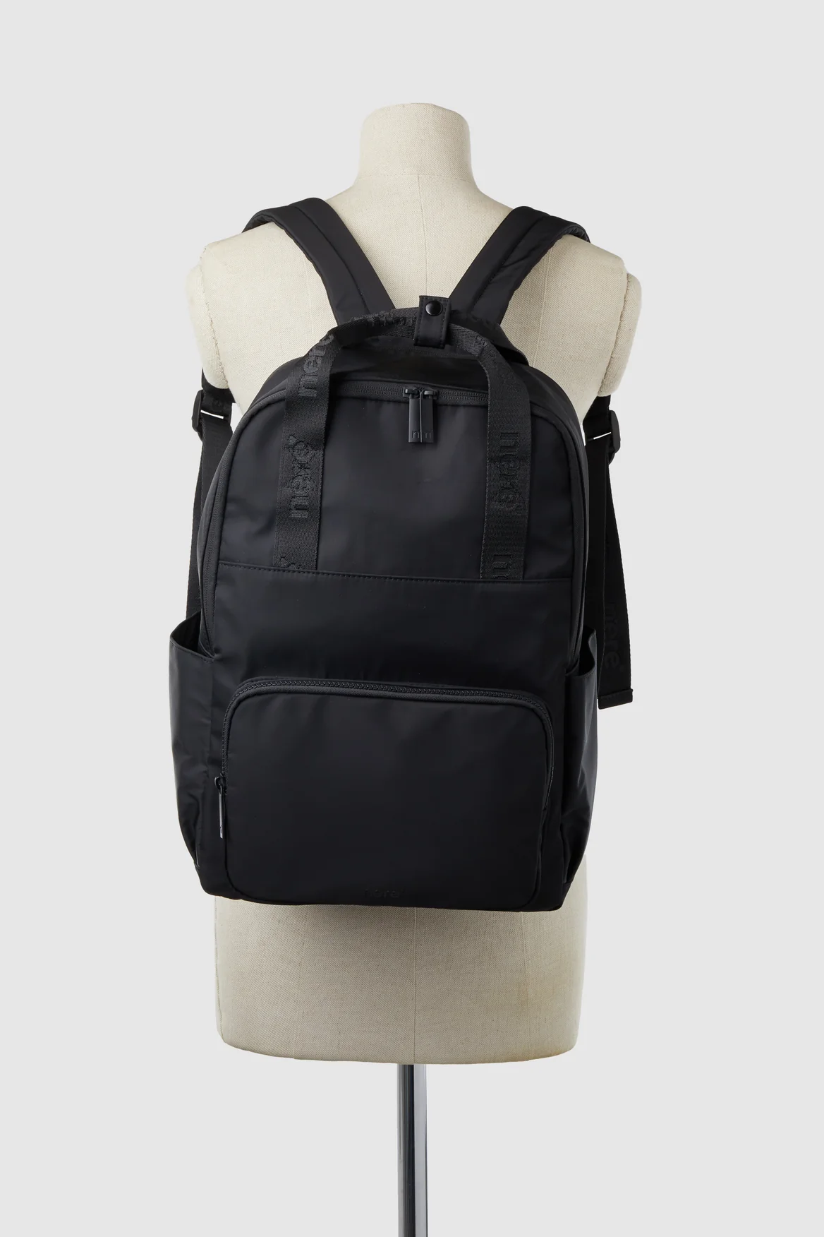 912-seeker-carry-on-backpack-4.webp Seeker Carry On Backpack